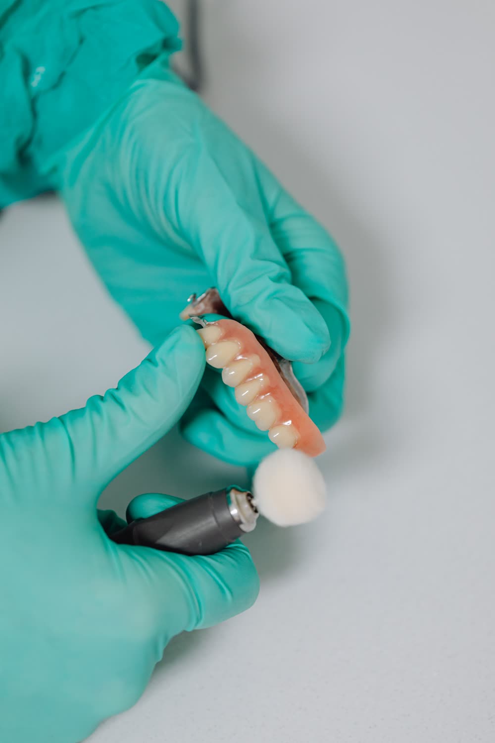 Ermiş Dental'de protez uygulamaları